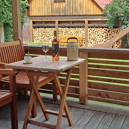 33 Appartamento Chvalkovice (Hradec Kralove)