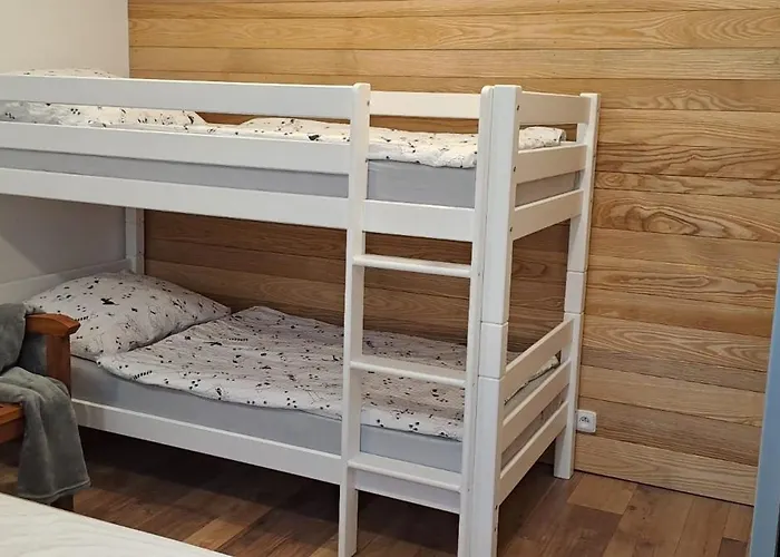 33 * Chvalkovice (Hradec Kralove)